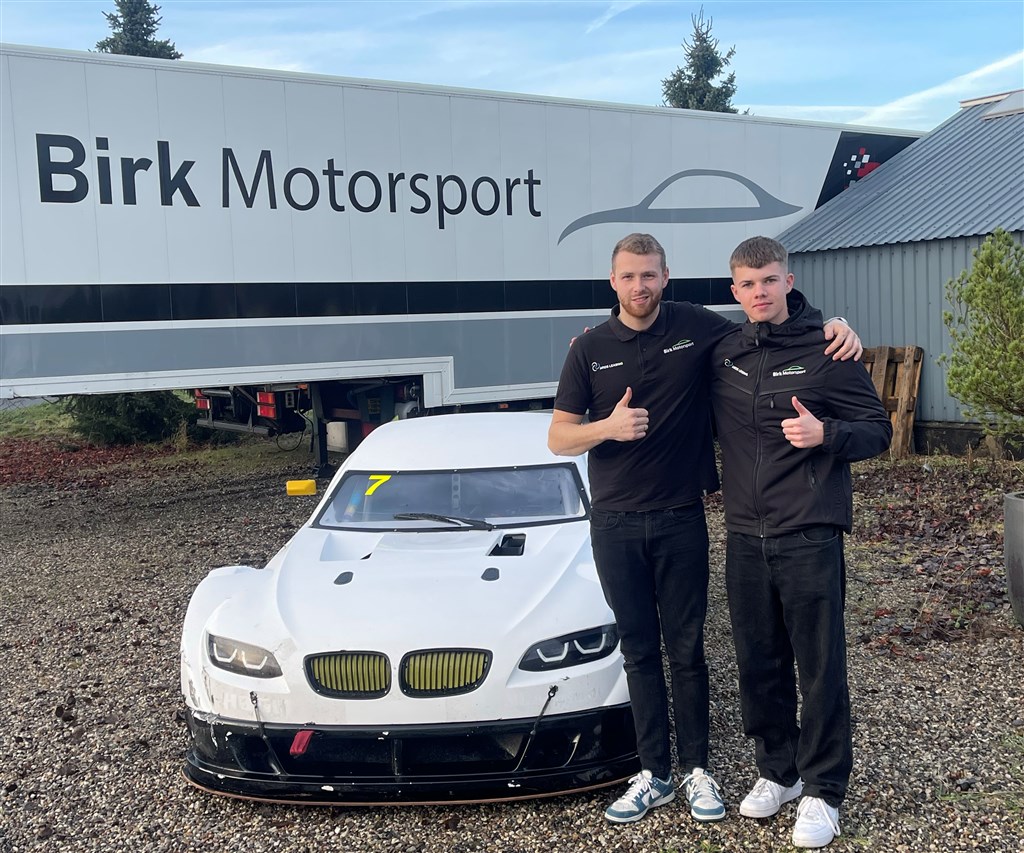 Mathias Chrone (t.h.) skal køre for Mads Birks Birk Motorsport i 2025.
(Foto: Flemming Chrone)